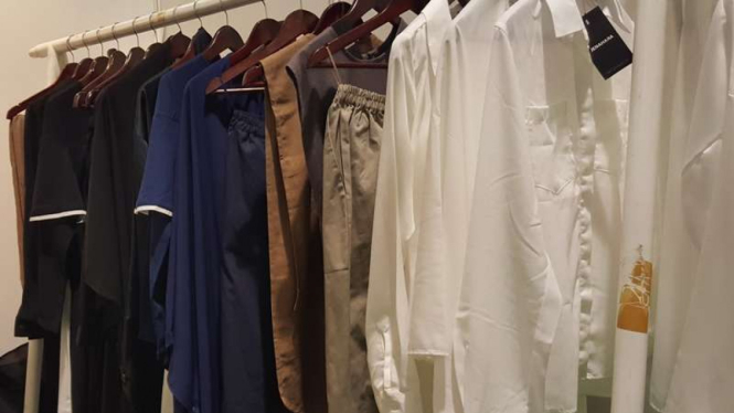 Busana muslim warna dasar koleksi Jenahara