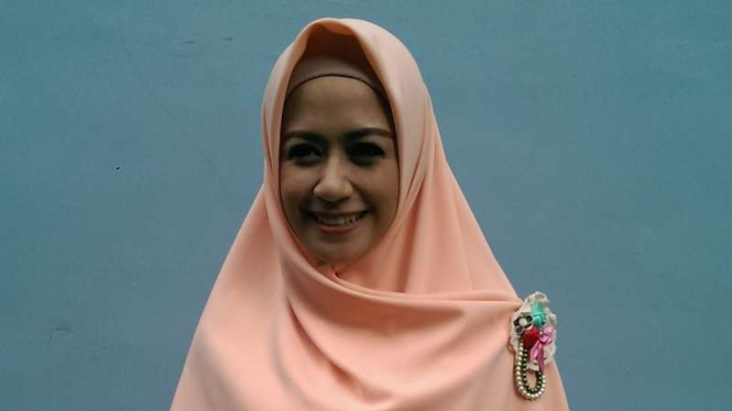 Shinta Tanjung, istri Zacky Mirza