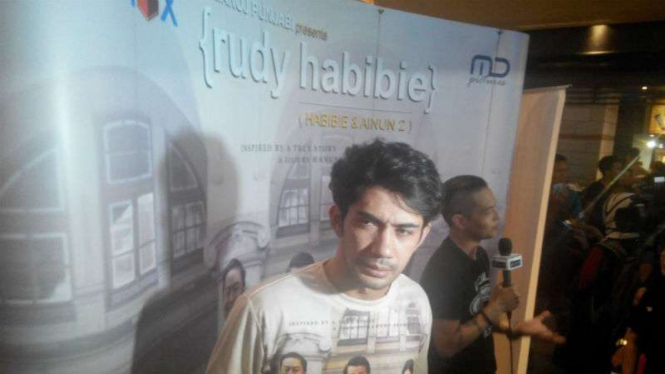 Aktor Reza Rahadian