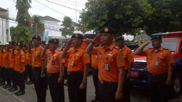 Apel siaga personel Badan SAR Nasional di Semarang pada Selasa, 28 Juni 2016.