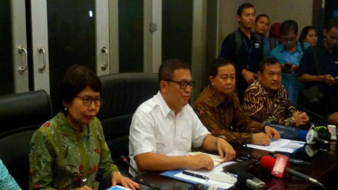 Direktur Tindak Pidana Ekonomi Khusus Bareskrim Polri, Brigjen Agung Setya (baju putih).