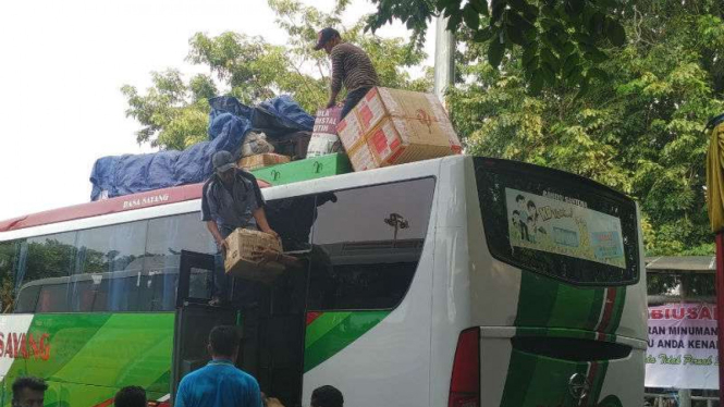 Para pemudik mulai ramai di Terminal Kampung Rambutan, Jakarta, Selasa, 28 Juni 2016.