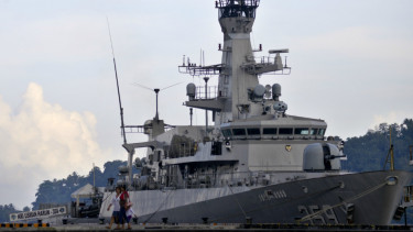 KRI Usman Harun-359.