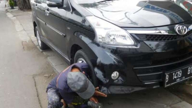 Bengkel cat duco pinggir jalan