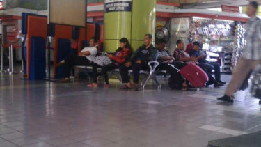 Suasana di Stasiun Gambir, Jakarta Pusat, Kamis, 30 Juni 2016.