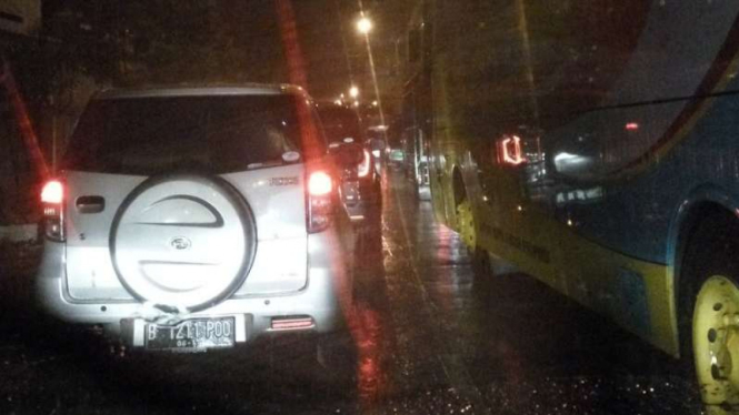 Kepadatan pemudik di Pintu Tol Keluar Brebes Timur.