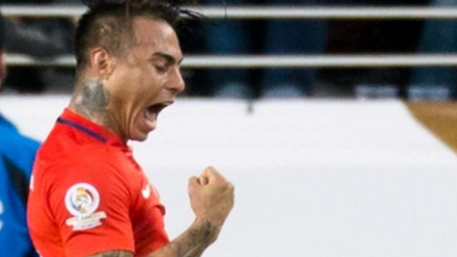 Striker Chile, Eduardo Vargas