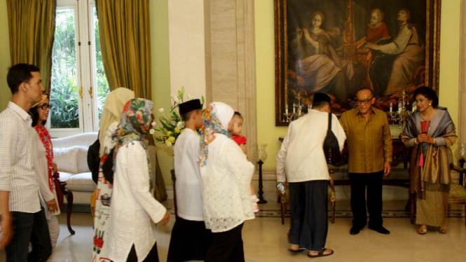 Aburizal Bakrie Gelar Open House