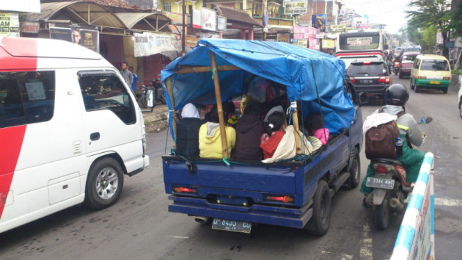 Arus lalu lintas menuju pantai Garut