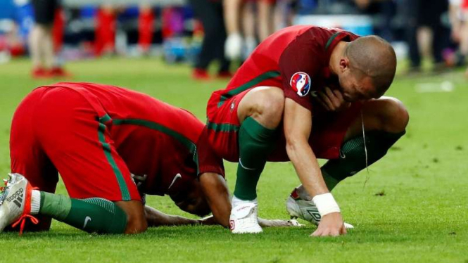 Bek Portugal, Pepe, muntah usai final Piala Eropa 2016