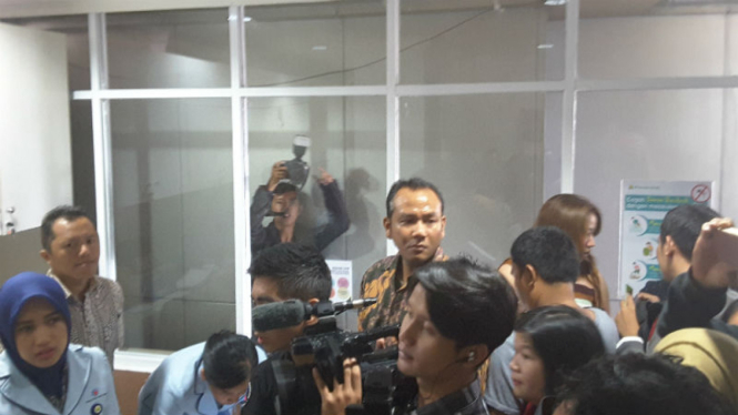 Banyak warga berbondong-bondong ke Rumah Sakit Harapan Bunda di Jakarta Timur sejak Kamis sore, 14 Juli 2016. 