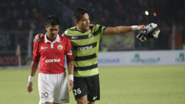Pemain Persija Jakarta, Andritany Ardhiyasa (kanan)
