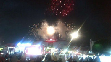 Kembang api tandai penutupan Jakarta Fair 2016