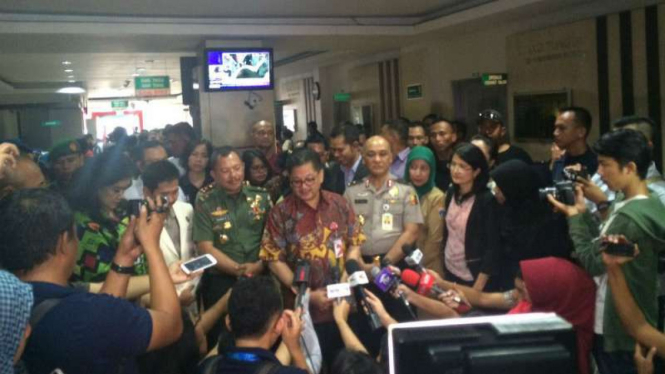 Kepala Dinas Kesehatan DKI Jakarta Koesmedi Priharto memberikan penjelasan soal vaksin palsu, di RS Harapan Bunda, Jakarta, Selasa, 19 Juli 2016.