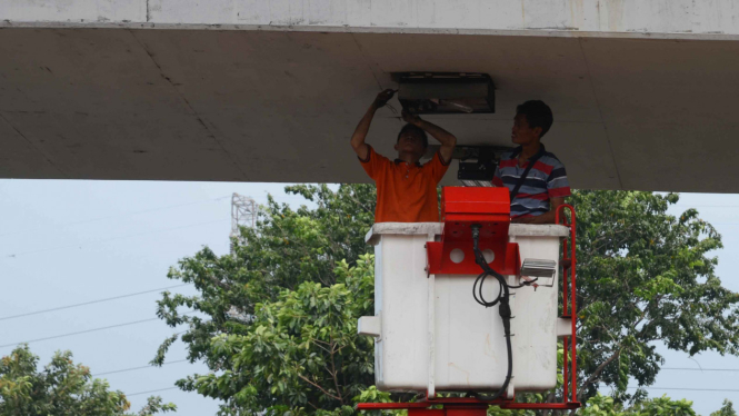 Perawatan Lampu Penerangan Jalan