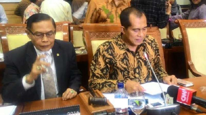 Ketua Komisi I DPR RI Abdul Kharis Almasyhari di Gedung DPR, Senayan.