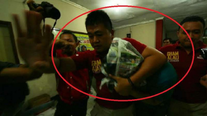 NR saat dibawa ke Polresta Bandar Lampung, Kamis 21 Juli 2016.