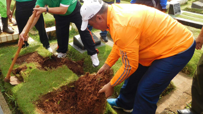 Pembongkaran makam fiktif