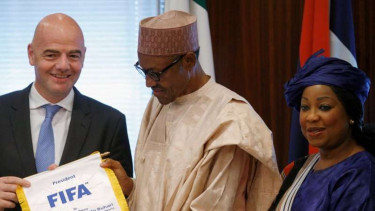 Presiden FIFA, Gianni Infantino, bertemu Presiden Nigeria, Muhammadu Buhari