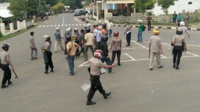 Kerusuhan di Mapolres Sijunjung