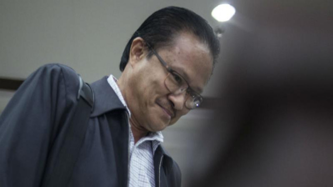  Mantan Dirjen Perhubungan Laut Kementerian Perhubungan Bobby Reynold Mamahit di sidang kasus korupsi proyek pembangunan Diklat Pelayaran di Sorong, Papua di Pengadilan Tipikor, Jakarta, Senin (27/6).
