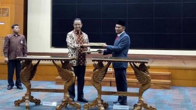 Serah terima jabatan dari Anis Baswedan ke Muhadjir Effendy