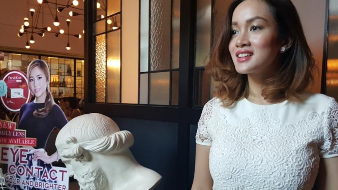  Astrid Satwika