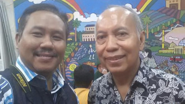 Senangnya bisa bertemu pakar menilai kuliner Indonesia, Bondan Winarno.