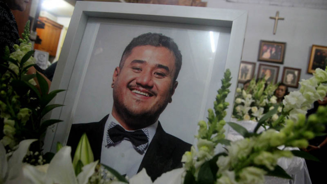 Mike Mohede Tutup Usia