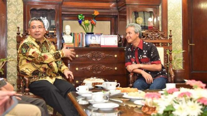 Menteri Desa PDTT, Eko Putro Sandjojo (Kiri)