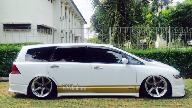 Modifikasi Honda Odyssey 2004