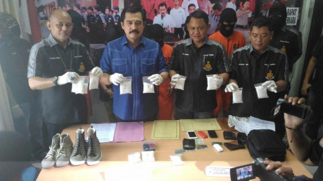 Barang bukti penyelundupan sabu-sabu di Palembang