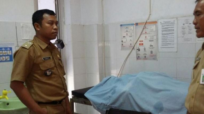 Jenazah korban jatuh dari Jembatan Cinta Pulau Tidung