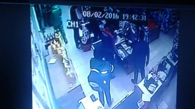 CCTV pengacara koboy di Depok