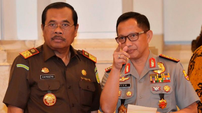 Jaksa Agung M Prasetyo (kiri) dan Kapolri Jenderal Tito Karnavian.