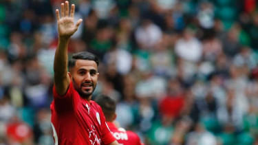 Gelandang Leicester City, Riyad Mahrez