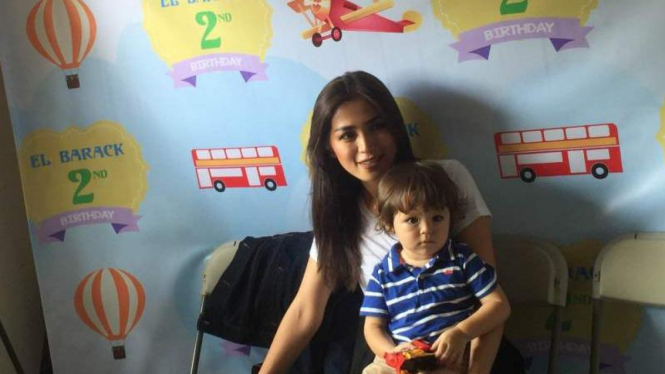 Jessica Iskandar dan Baby El