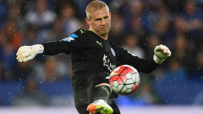 Penjaga gawang Leicester City, Kasper Schmeichel.