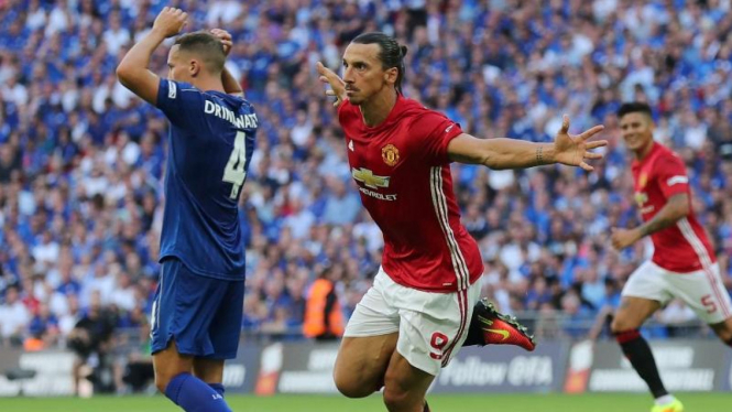 Striker Manchester United, Zlatan Ibrahimovic 2