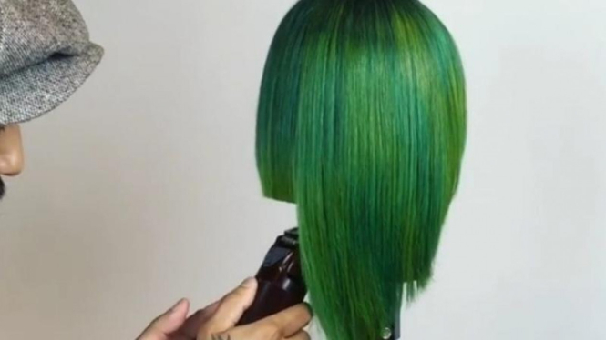Potong rambut dengan mesin cukur
