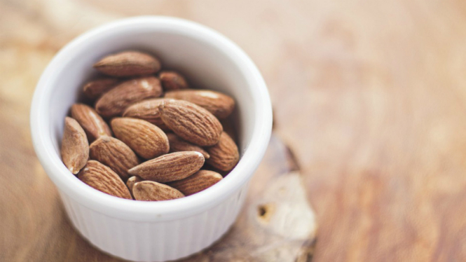 Ilustrasi kacang almond
