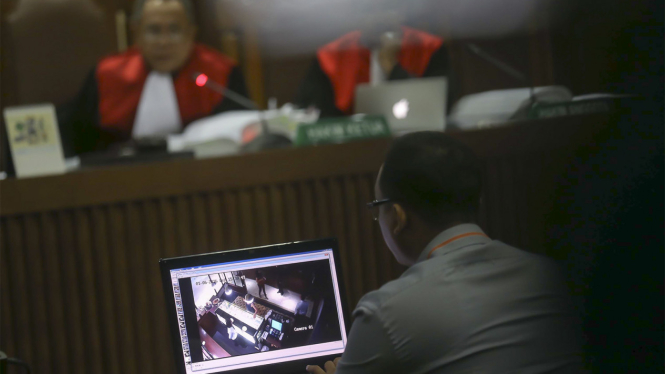 Sidang Lanjutan Jessica - Pemutaran Ulang CCTV