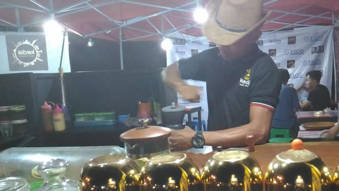 Penghapal Alquran Gratis Minum Kopi di Kedai Ini