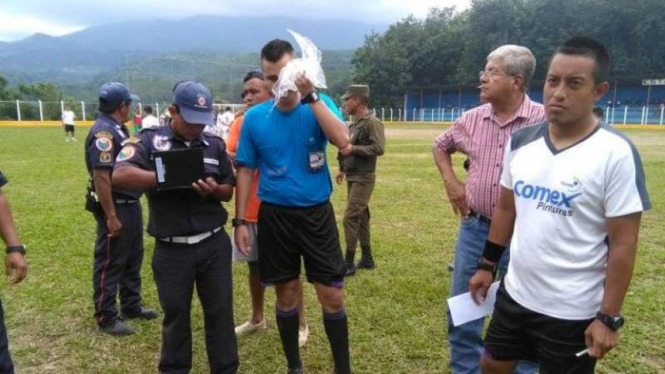 Wasit yang dipukul di laga Divisi 3 Guatemala.