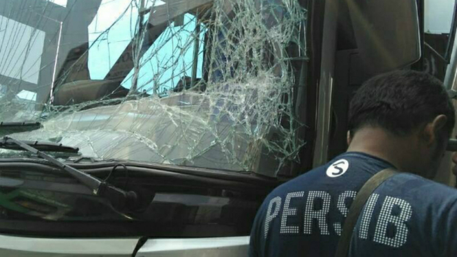 Bus Persib alami kecelakaan di tol Bekasi-Cikampek