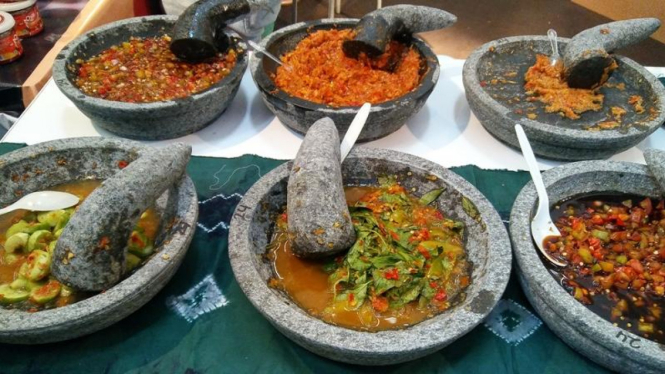 Aneka sambal.