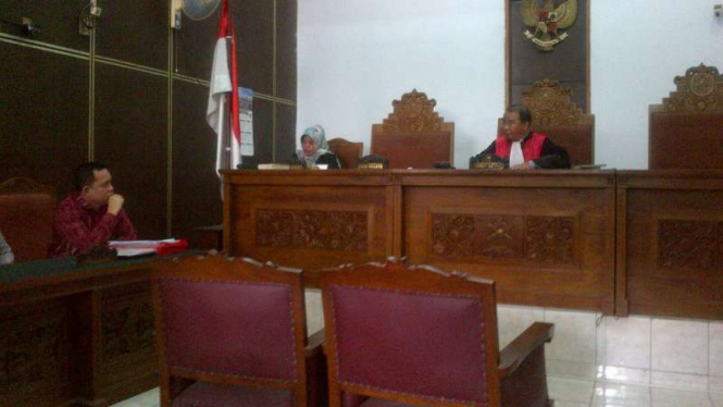 Suasana sidang perdana praperadilan kakak Saipul Jamil, Samsul Hidayatullah.