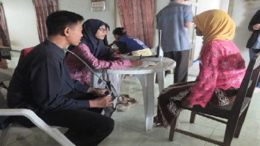 Pengobatan gratis oleh KKN 151 UMM