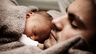 Bayi tertidur.