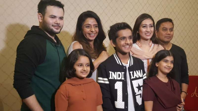 Ridho Rhoma dengan bintang pendukung serial Malaikat Kecil dari Surga